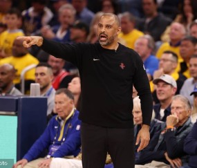 乌度卡与火箭达成八位数合同续约 成最高薪教练之一