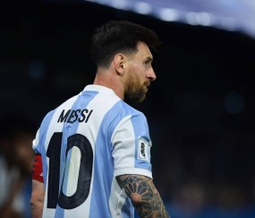 梅西上限是46冠和8金球奖!下限是33次小组赛全出线!