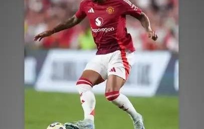 桑乔转发曼联为他庆生的动态，魔迷热议：坏了，该不会真要回来吧