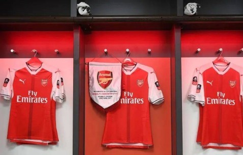 欧冠阿森纳和巴黎的比赛，阿森纳会大胜对手，直接结束欧冠悬念？