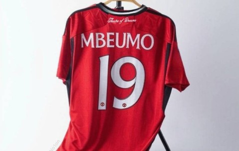 曼联将加价求购姆贝莫！特殊逼宫模式失败，布伦特福德坚持6000万